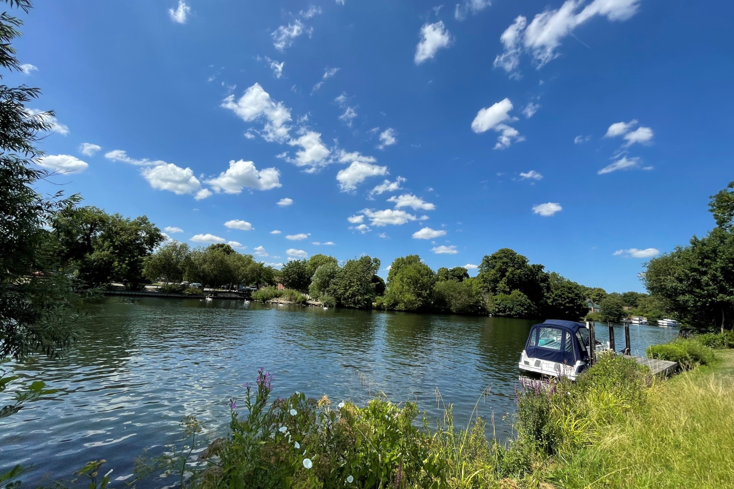 Thames Side, StainesuponThames, Surrey, TW18 Nevin And Wells